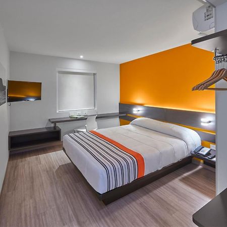 City Express Junior By Marriott Leon Centro De Convenciones Exteriör bild